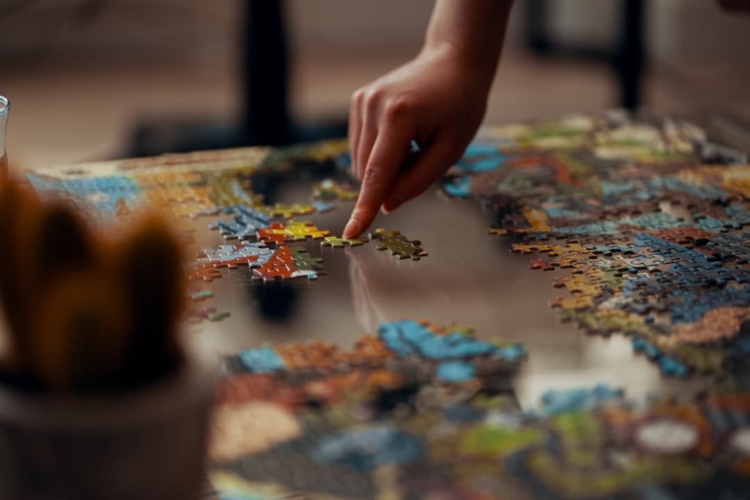 Puzzle and block play